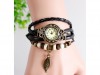 http://https://mocubo.es//p/12617-reloj-de-pulsera-analogico-cuero-negro.html