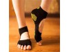 http://https://mocubo.es//p/14046-calcetines-de-yoga-negro-y-amarillo.html